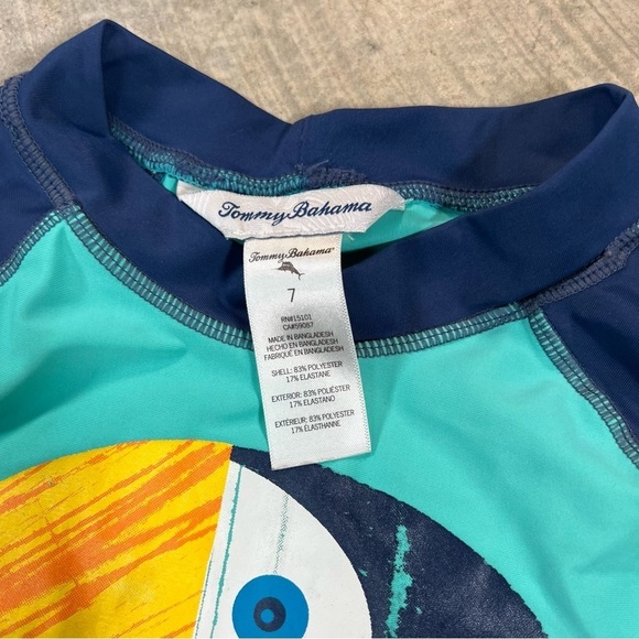 🎒TOMMY Bahamas Teal & Blue Swim Tee w Bird Graphic *cracking on graphic - Picture 5 of 7